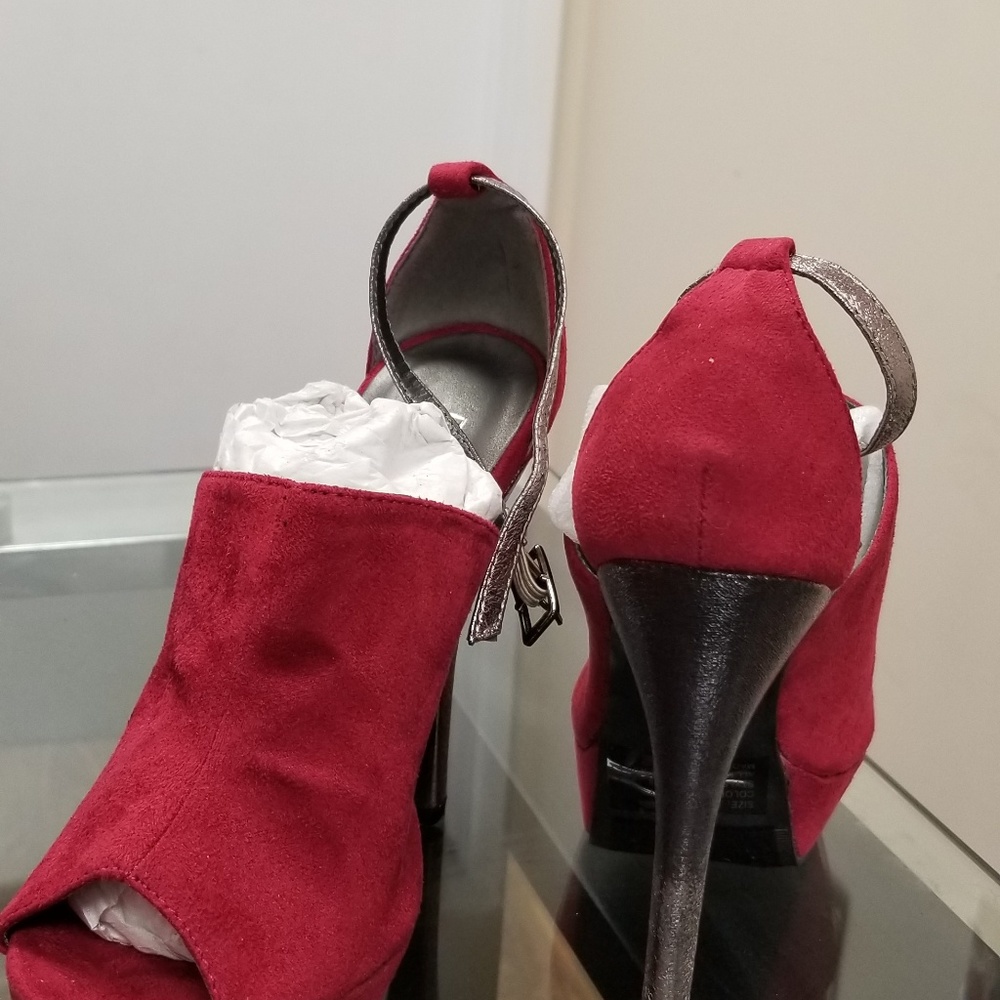 A pair of shoes